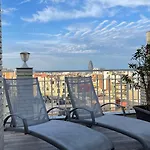 Spacious Penthouse With Big Private Terrace & View *