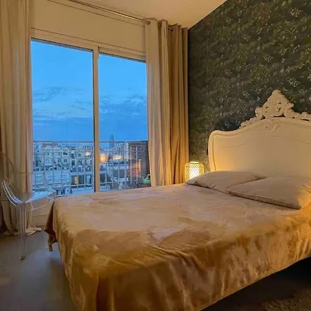 Apartmán Spacious Penthouse With Big Private Terrace & View *