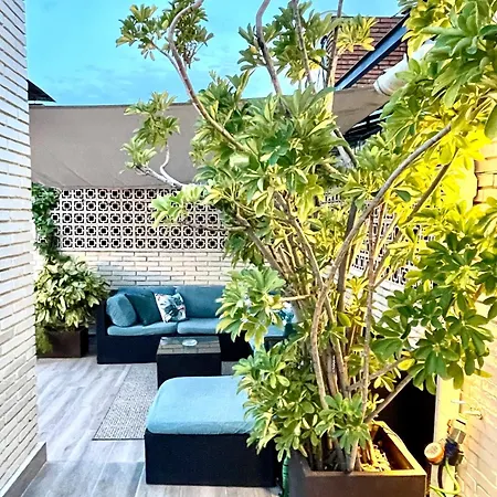 Apartmán Spacious Penthouse With Big Private Terrace & View