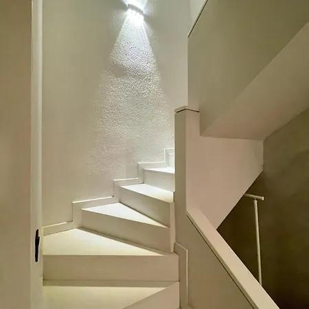 Spacious Penthouse With Big Private Terrace & View Apartmán *