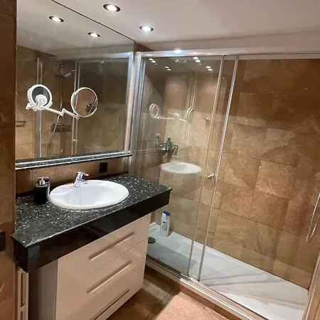 Apartmán Spacious Penthouse With Big Private Terrace & View