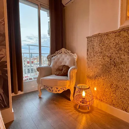 Apartmán Spacious Penthouse With Big Private Terrace & View